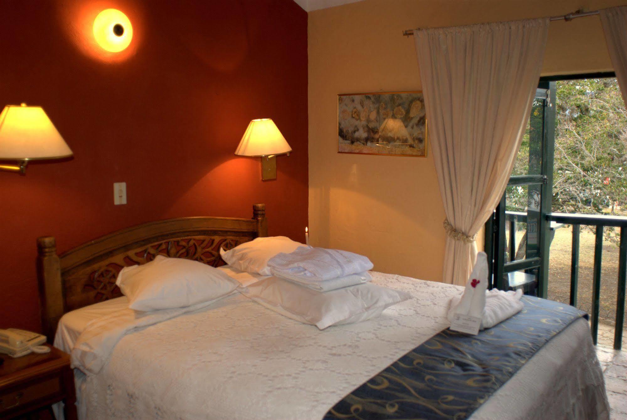 Hotel La Posada De San Antonio Вилья-де-Лейва Экстерьер фото